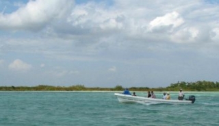 Boat rides through the lagoons of Sian Ka'an 